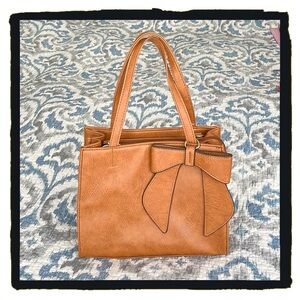 💕Beautiful Caramel Colored Vintage Vegan Leather Purse with Bow💕